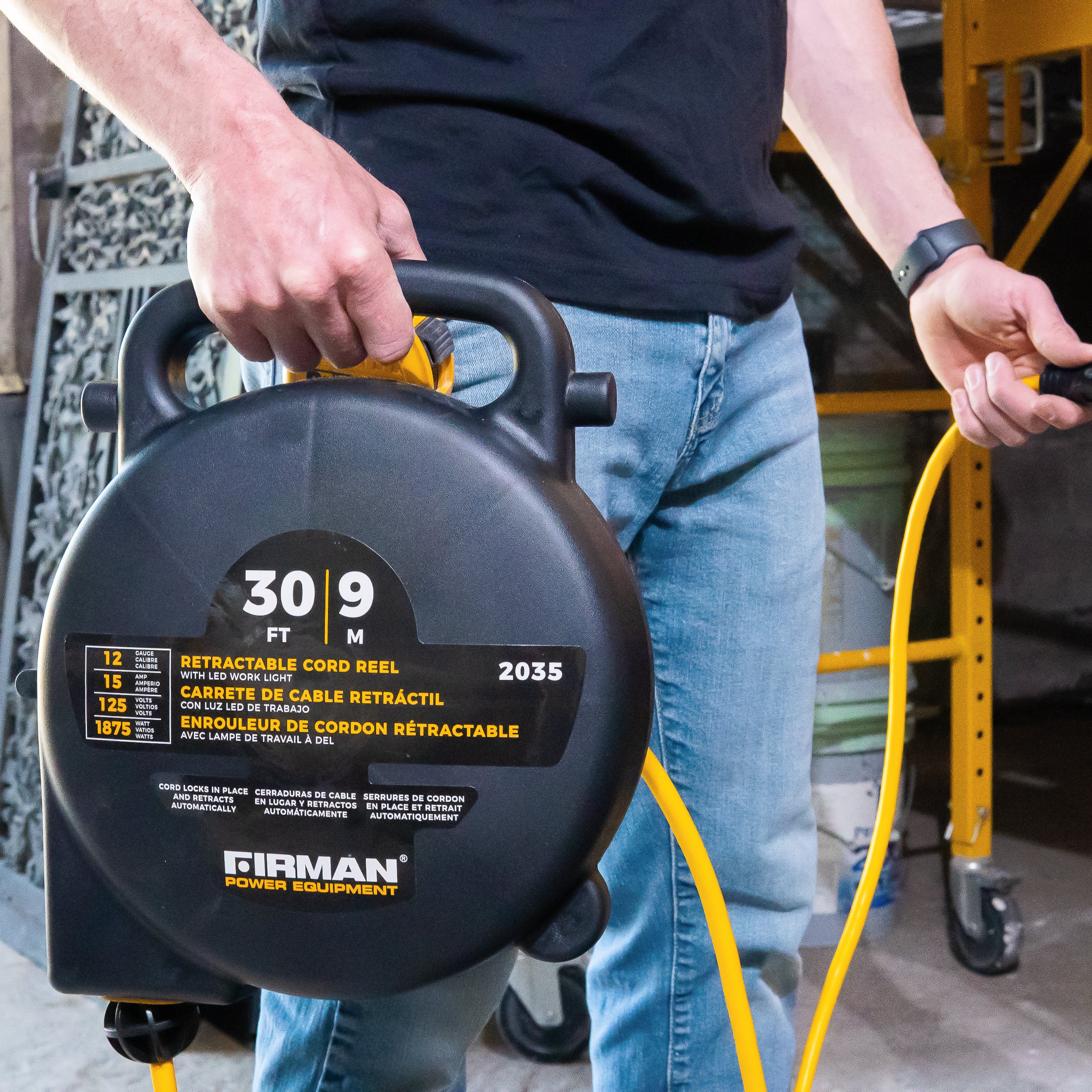 30ft Retractable Extension Cord Reel 5-15P to 4x5-20R - Image 5