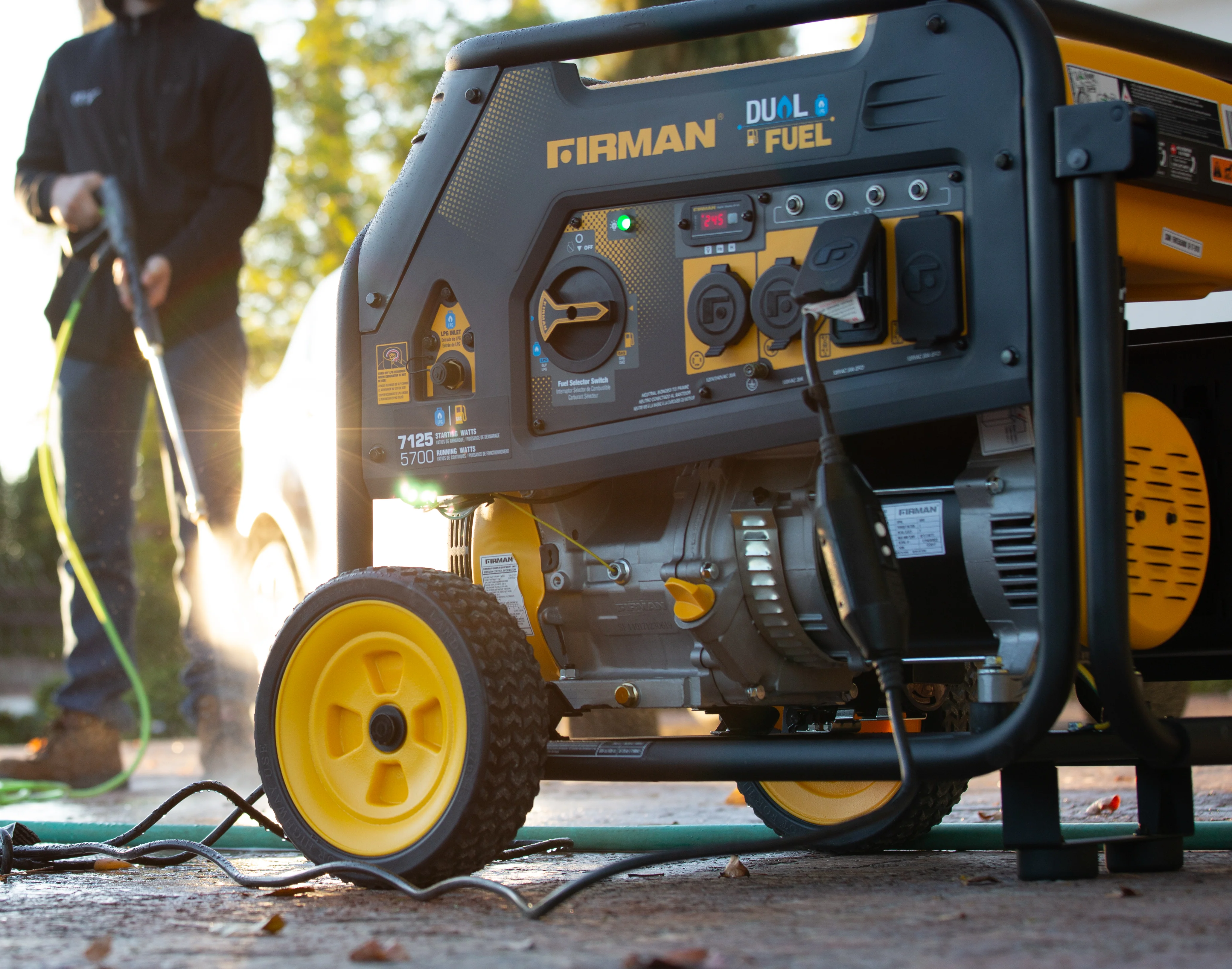 Dual Fuel 5700W Portable Generator Recoil Start 120/240V - Image 5